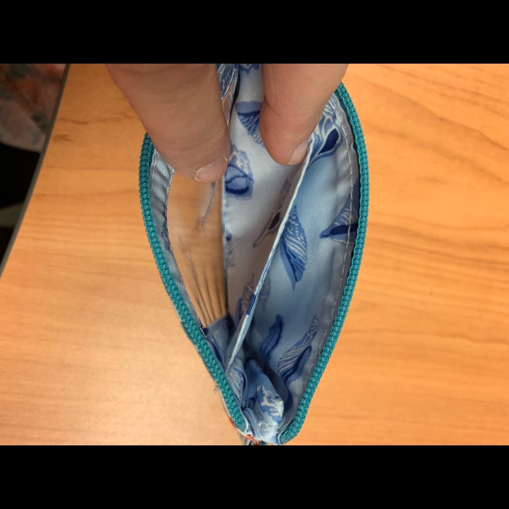 ID holder - Picture 3 of 4